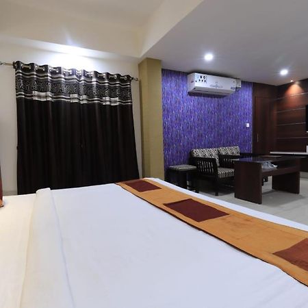 Hotel Rashmi Γουβαχάτι Εξωτερικό φωτογραφία