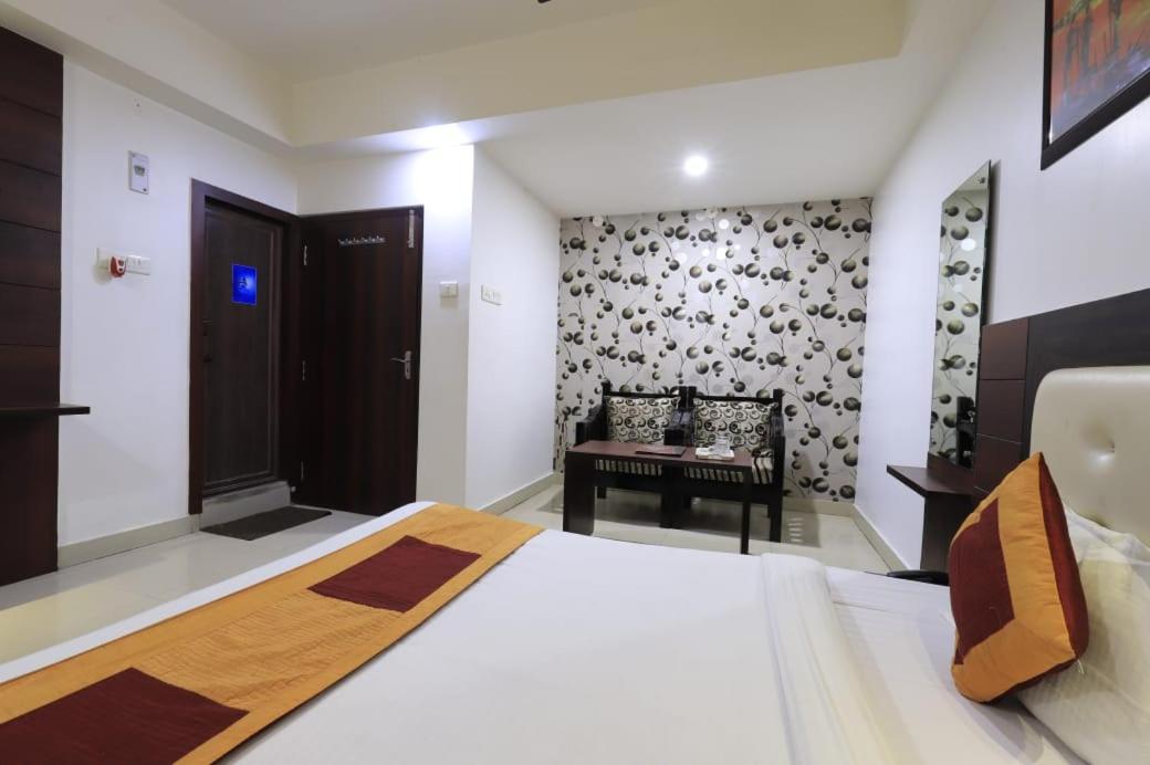 Hotel Rashmi Γουβαχάτι Εξωτερικό φωτογραφία